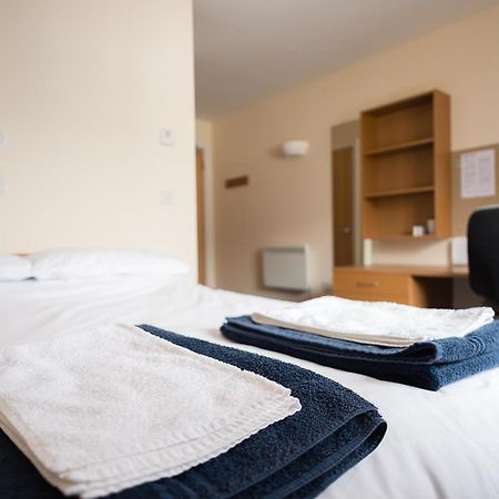 The Sidings Aparthotel Penryn Exterior foto