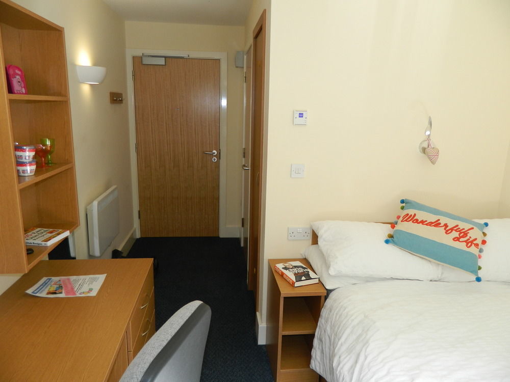 The Sidings Aparthotel Penryn Exterior foto